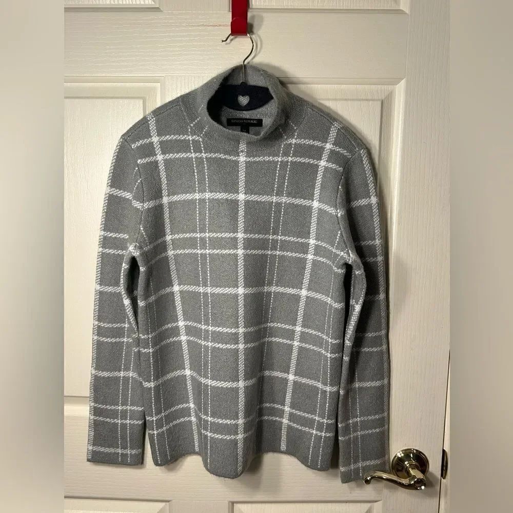 Banana Republic sweater